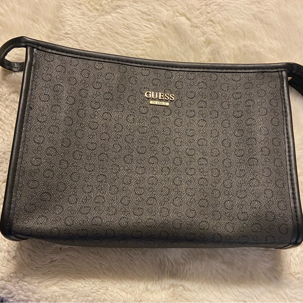 NWOT GUESS black cosmetics travel bag